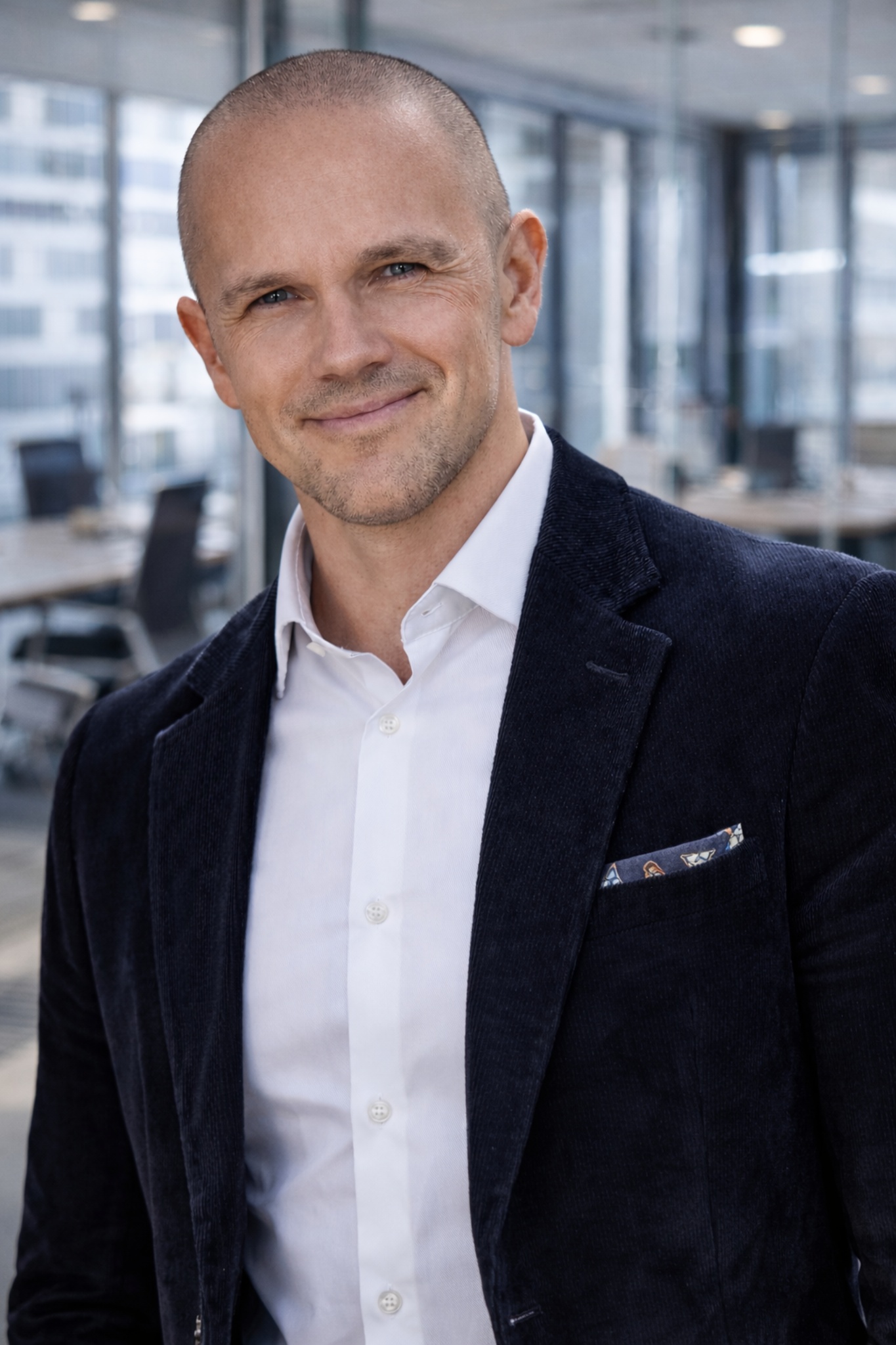 Dr. Wojtek Stricker